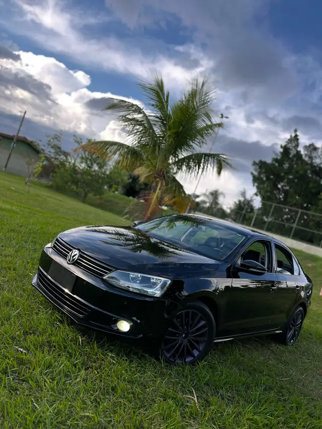 Carro Volkswagen Jetta 2013 2.0 Comfortline (Flex)