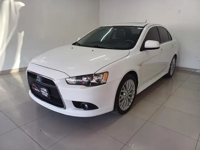 Carro Mitsubishi Lancer 2015 2.0 16V