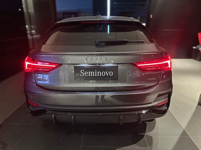 Q3 Sportback Performance Black 2.0