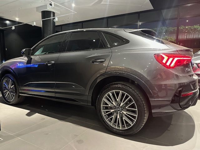 Q3 Sportback Performance Black 2.0
