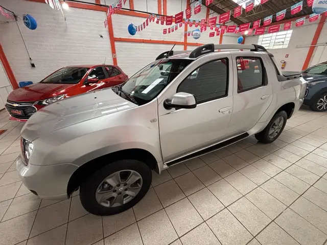 Carro Renault Duster Oroch 2016 1.6 16V SCe Dynamique (Flex)