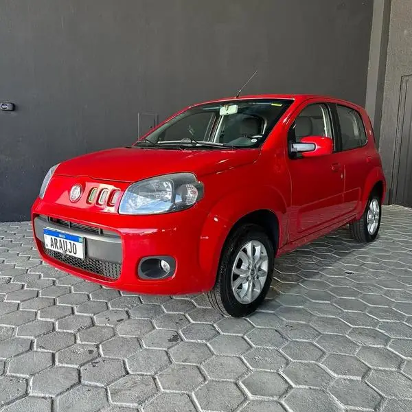 Carro Fiat Uno 2013 Vivace Italia 1.0 8V (Flex) 4p