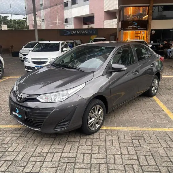 Carro Toyota Yaris Sedan 2022 1.5 XL Plus Connect CVT (Flex)
