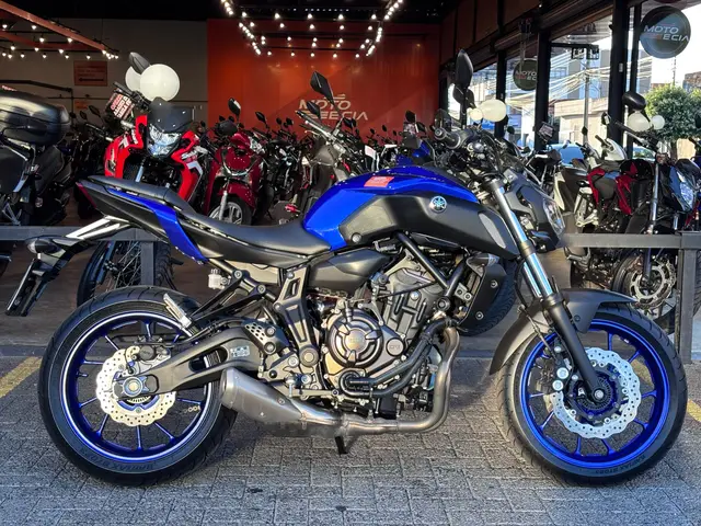 Carro Yamaha MT-07 2025 ABS