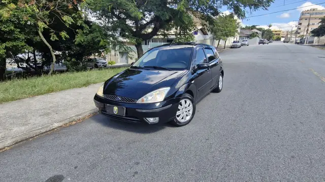 Carro Ford Focus Hatch 2007 Ghia 2.0 16V Duratec (Aut)
