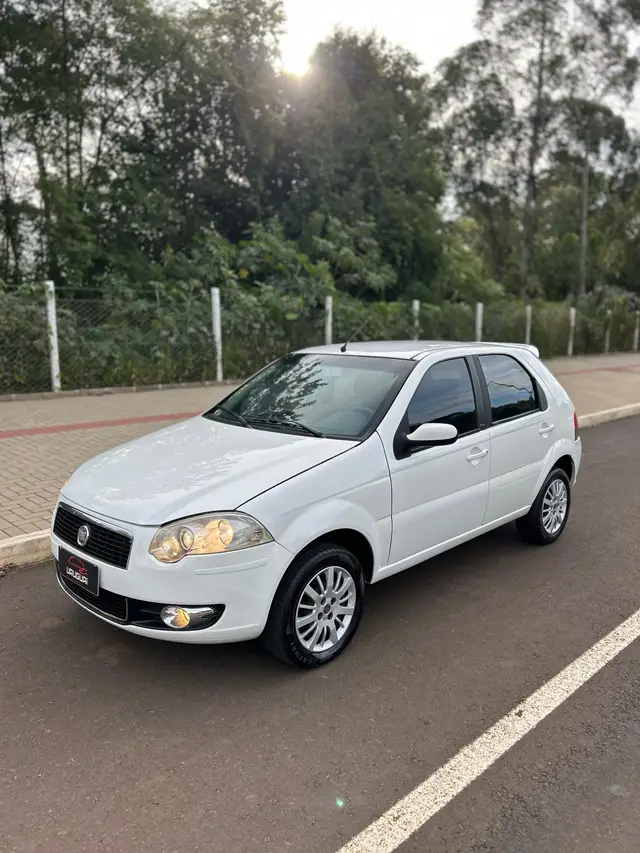 Carro Fiat Palio 2011 Attractive 1.4 8V (Flex)