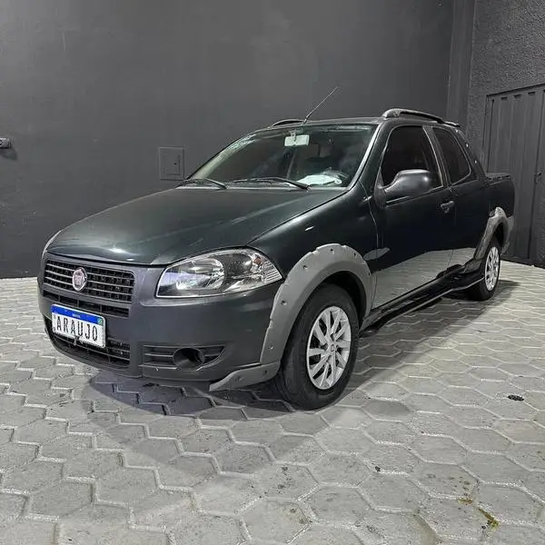 Carro Fiat Strada 2012 Working Celeb.1.4 Fire Flex 8V CD