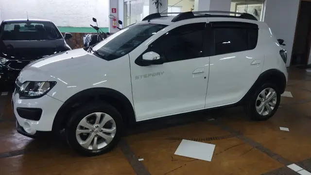 Carro Renault Sandero Stepway 2015 1.6 8V Easy-R (Flex)