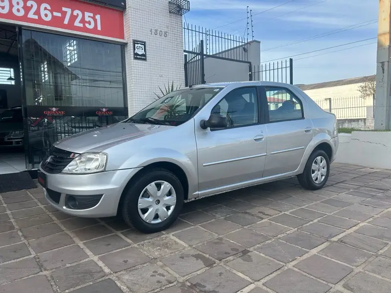 Renault Logan Expression 1.0 16V (flex)