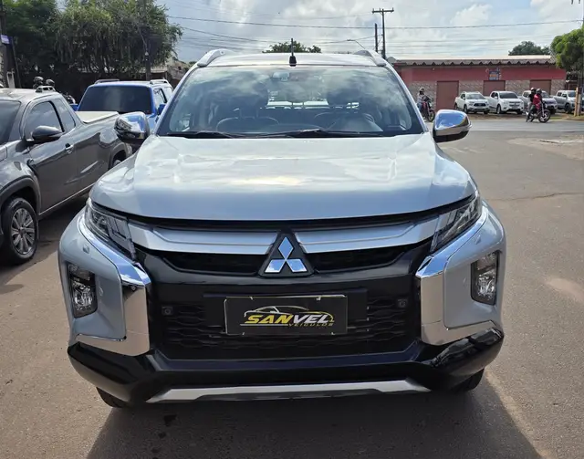 Carro Mitsubishi L200 Triton Sport 2023 HPE-S 2.4