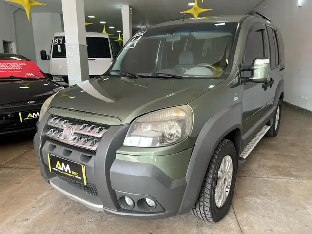 Carro Fiat Doblò 2011 Adventure Locker 1.8 16V (Flex)