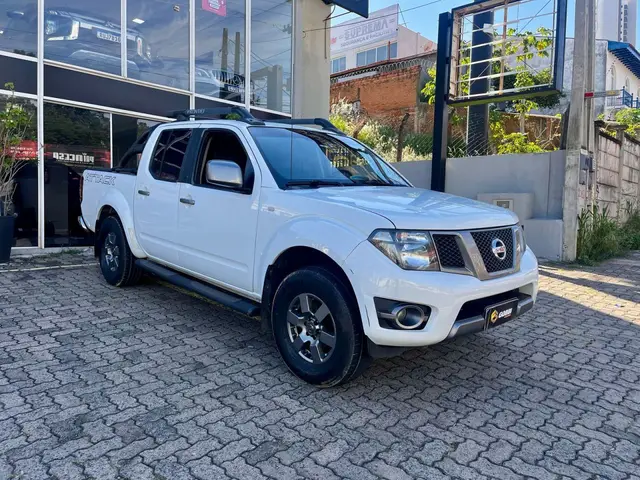 Carro Nissan Frontier 2016 2.5 TD CD 4x4 SV Attack (Aut)