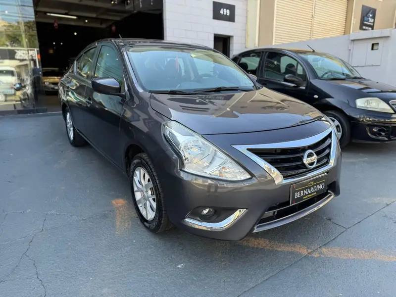 Nissan Versa 1.6 16V SL (Flex)