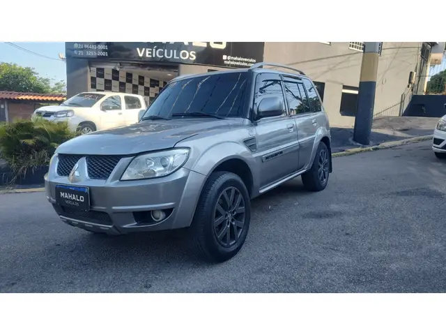 Carro Mitsubishi Pajero TR4 2013 2.0 16V 4x2 (Flex)