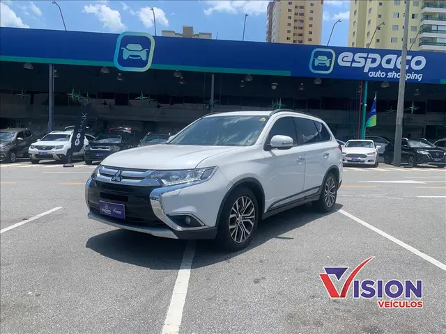 Carro Mitsubishi Outlander 2016 2.2 DI-D 4WD (Aut)