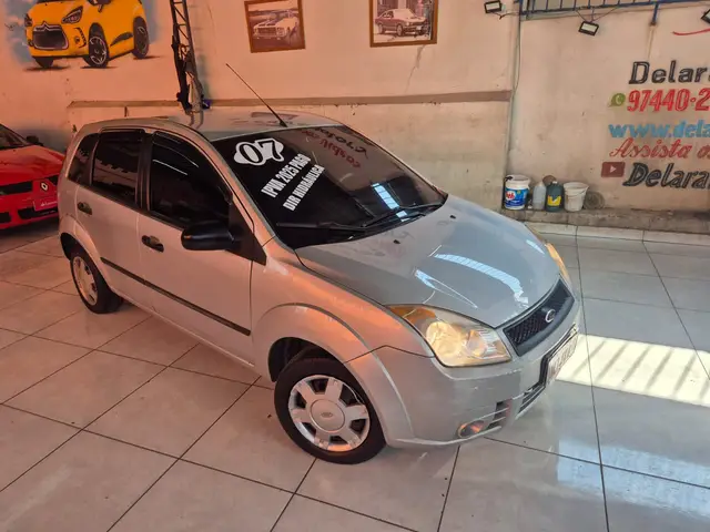 Carro Ford Fiesta Hatch 2007 1.6 (Flex)
