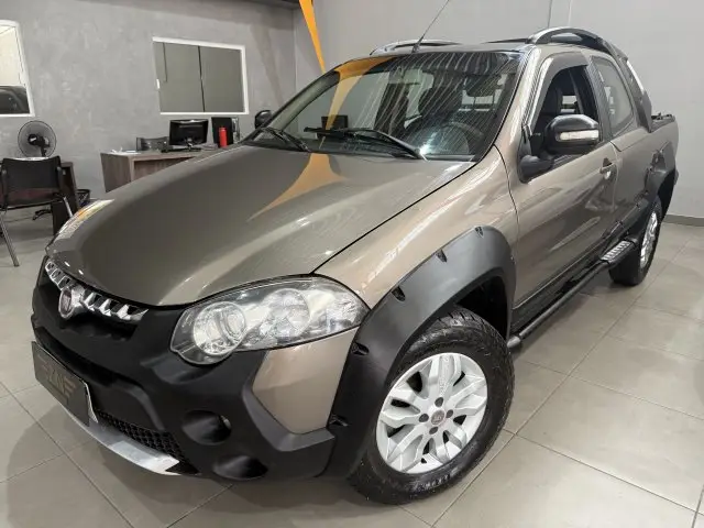Carro Fiat Strada 2013 Adventure 1.8 16V (Flex) (Cabine Dupla)