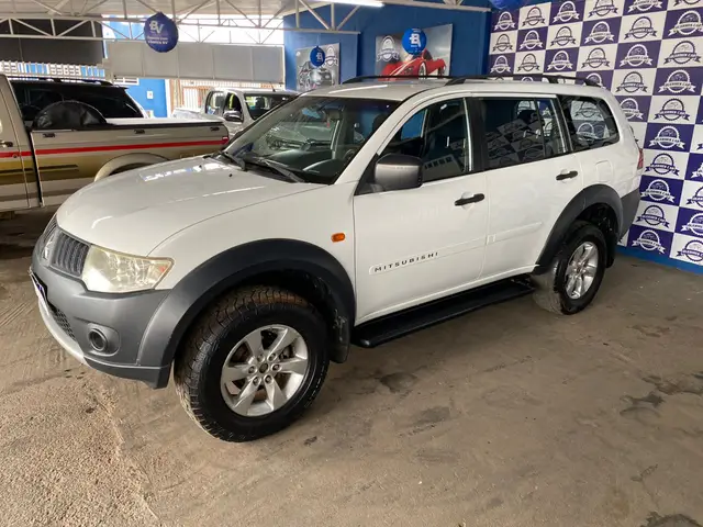 Carro Mitsubishi Pajero Dakar 2013 3.2 4WD (Aut)