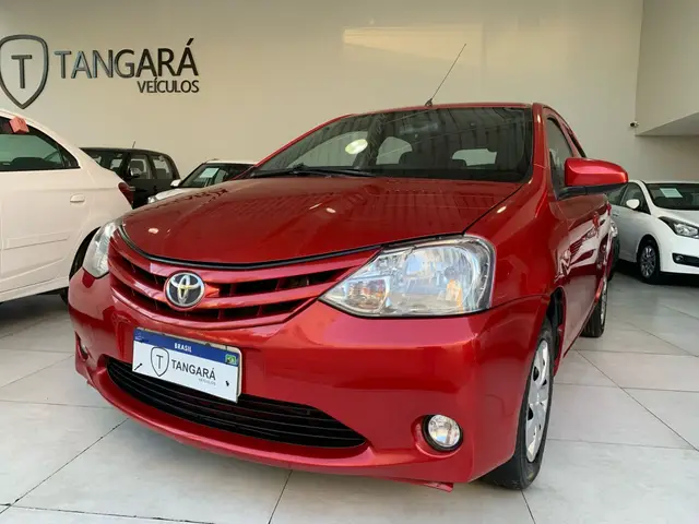 Carro Toyota Etios 2014 X 1.3 (Flex)