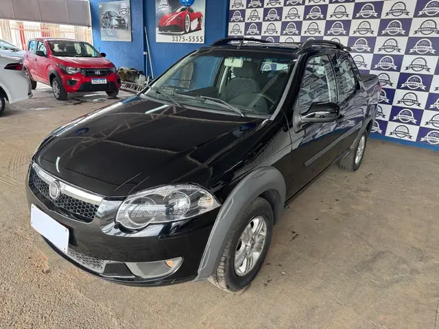 Carro Fiat Strada 2015 Trekking 1.6 16V (Flex) (Cabine Dupla)