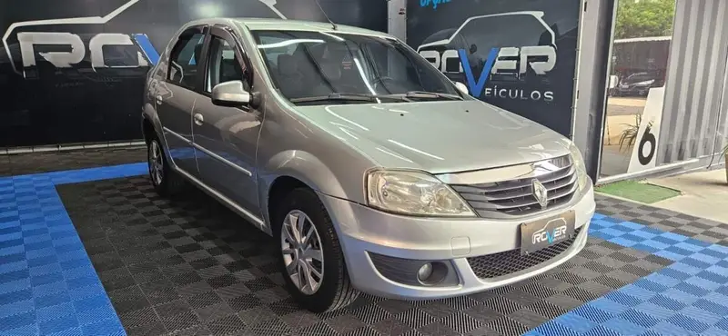 Renault Logan Expression 1.0 16V (flex)