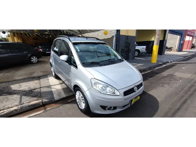 Carro Fiat Idea 2011 Essence 1.6 16V E.TorQ (Flex)