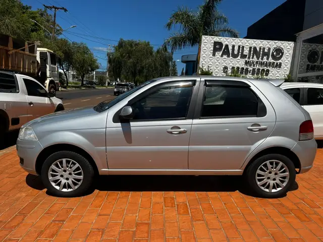 Carro Fiat Palio 2011 Attractive 1.4 8V (Flex)