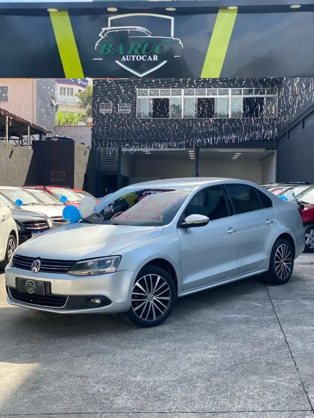 Carro Volkswagen Jetta 2013 2.0 TSI Highline DSG