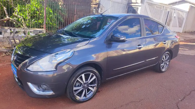 Nissan Versa 1.6 16V Unique CVT (Flex)