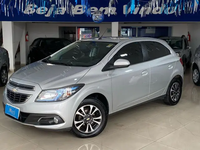 Carro Chevrolet Onix 2015 1.4 LTZ SPE/4 (Aut)
