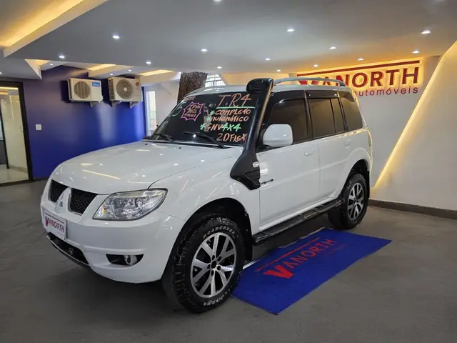 Carro Mitsubishi Pajero TR4 2015 2.0 16V 4X4 (Flex) (Aut)