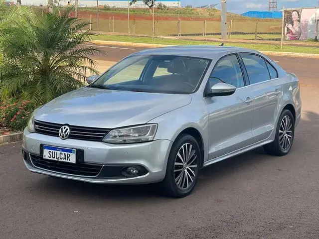 Carro Volkswagen Jetta 2011 2.0 Comfortline (Flex)