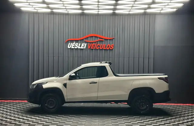 Carro Fiat Strada 2023 Endurance 1.4 Cabine Plus (Flex)