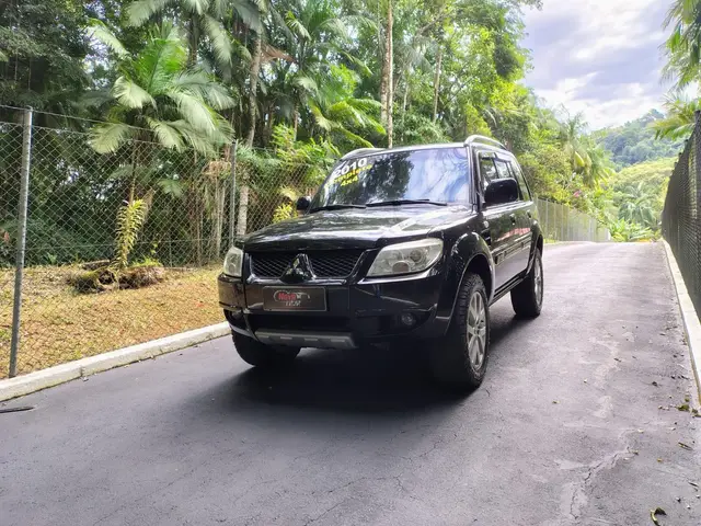 Carro Mitsubishi Pajero TR4 2010 2.0/ 2.0 Flex 16V 4x4 Mec.