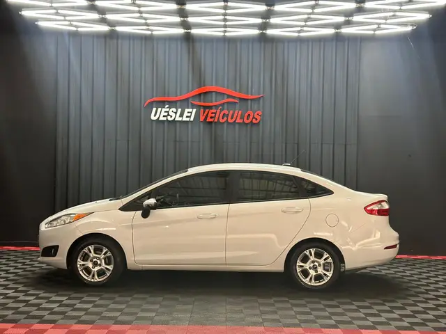 Carro Ford New Fiesta Sedan 2015 1.6 SE (Flex)
