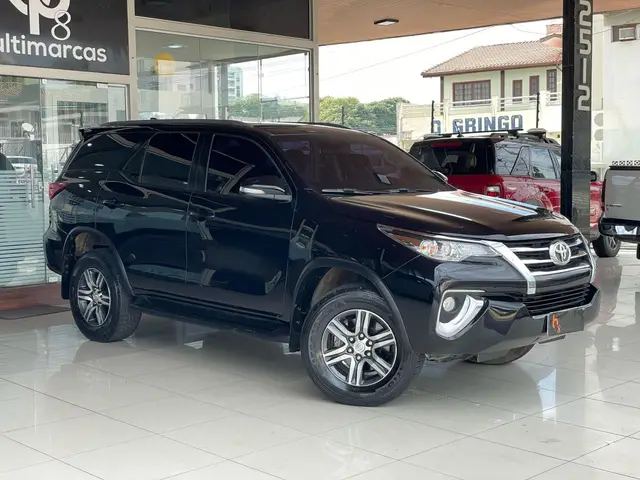 Carro Toyota SW4 2017 2.7 SR 5L 4x2 (Aut) (Flex)