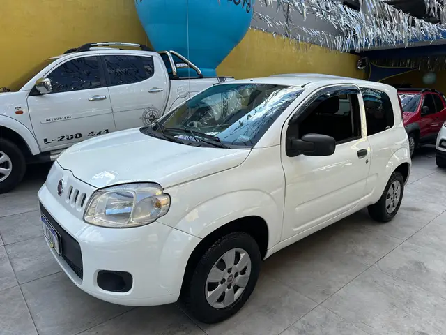 Carro Fiat Uno 2014 Vivace 1.0 8V (Flex) 2p