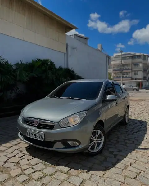 Carro Fiat Grand Siena 2014 Evo Attractive 1.4 8V (Flex)