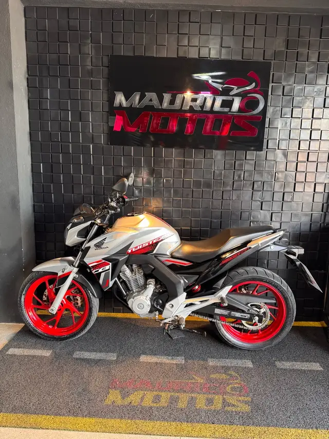 Carro Honda CB 250F Twister 2021 (CBS)