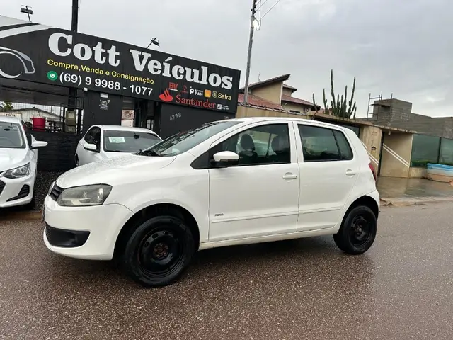 Carro Volkswagen Fox 2011 1.0 8V (Flex) 2p