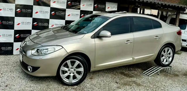 Carro Renault Fluence 2011 2.0 16V Privilege (Aut) (Flex)