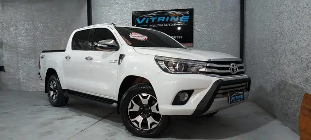 Carro Toyota Hilux Cabine Dupla 2017 Hilux 2.8 TDI SRX CD 4x4 (Aut)