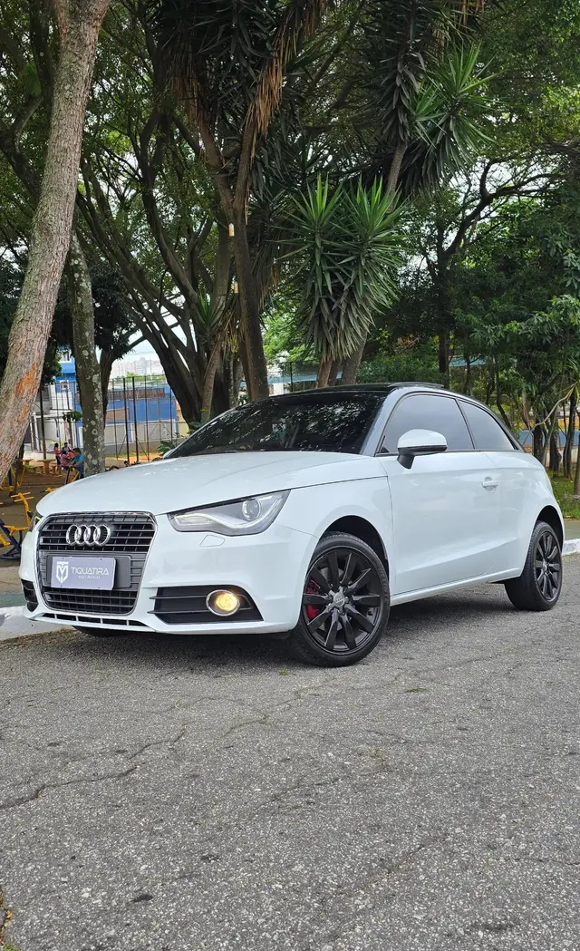 Carro Audi A1 2014 1.4 TFSI Attraction S Tronic