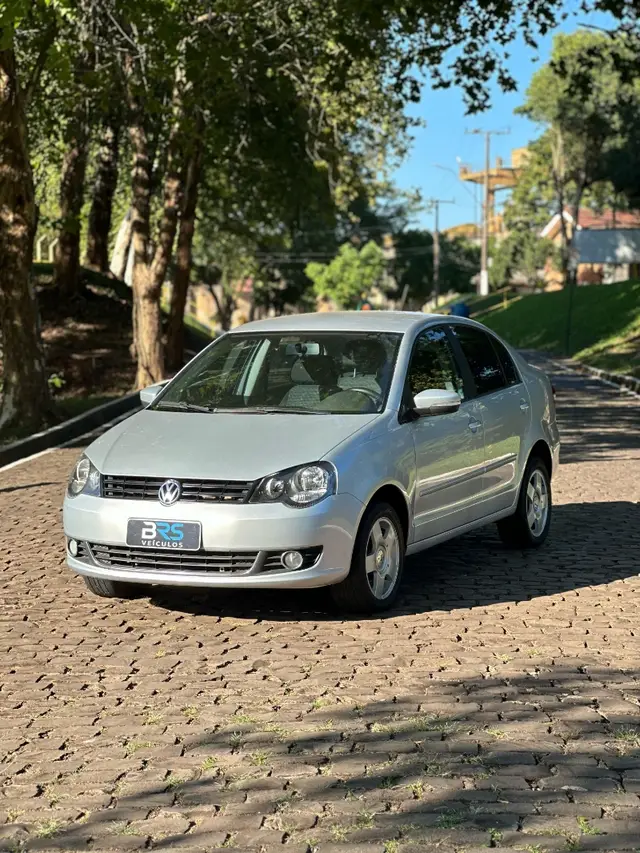 Carro Volkswagen Polo Sedan 2013 1.6 8V (Flex)