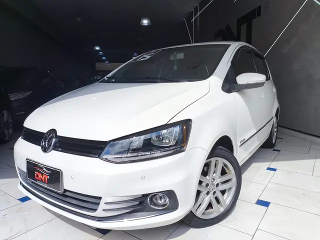 Carro Volkswagen Fox 2015 Highline 1.6 16v MSI (Flex)