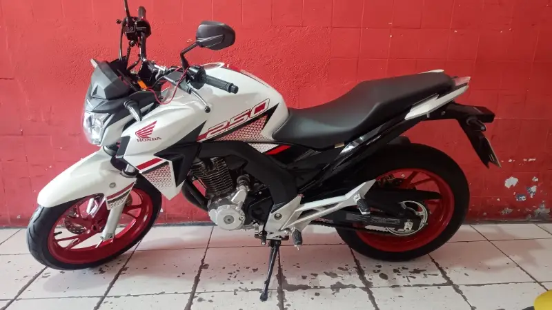 Honda (CBS)