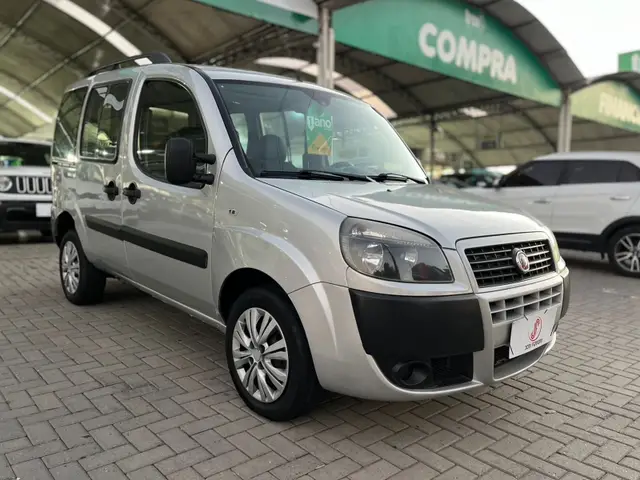 Carro Fiat Doblò 2020 Essence 1.8 16V (Flex)