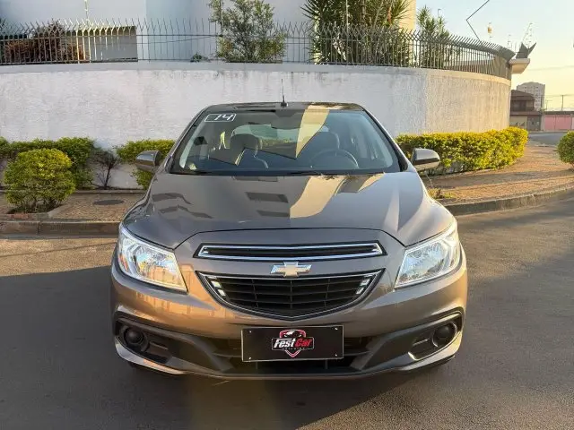 Carro Chevrolet Onix 2014 1.0 LT SPE/4