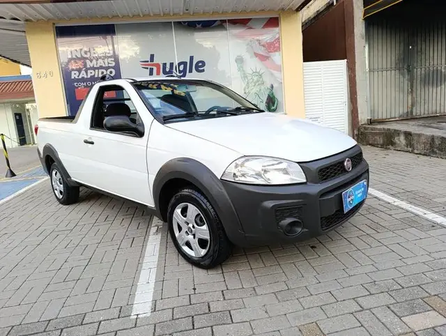 Carro Fiat Strada 2015 Working Celeb.1.4 Fire Flex 8V CS