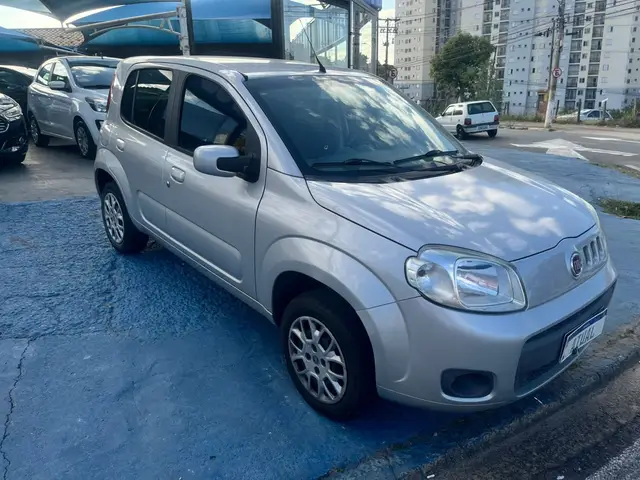 Carro Fiat Uno 2014 Vivace College 1.0 8V (Flex) 4p